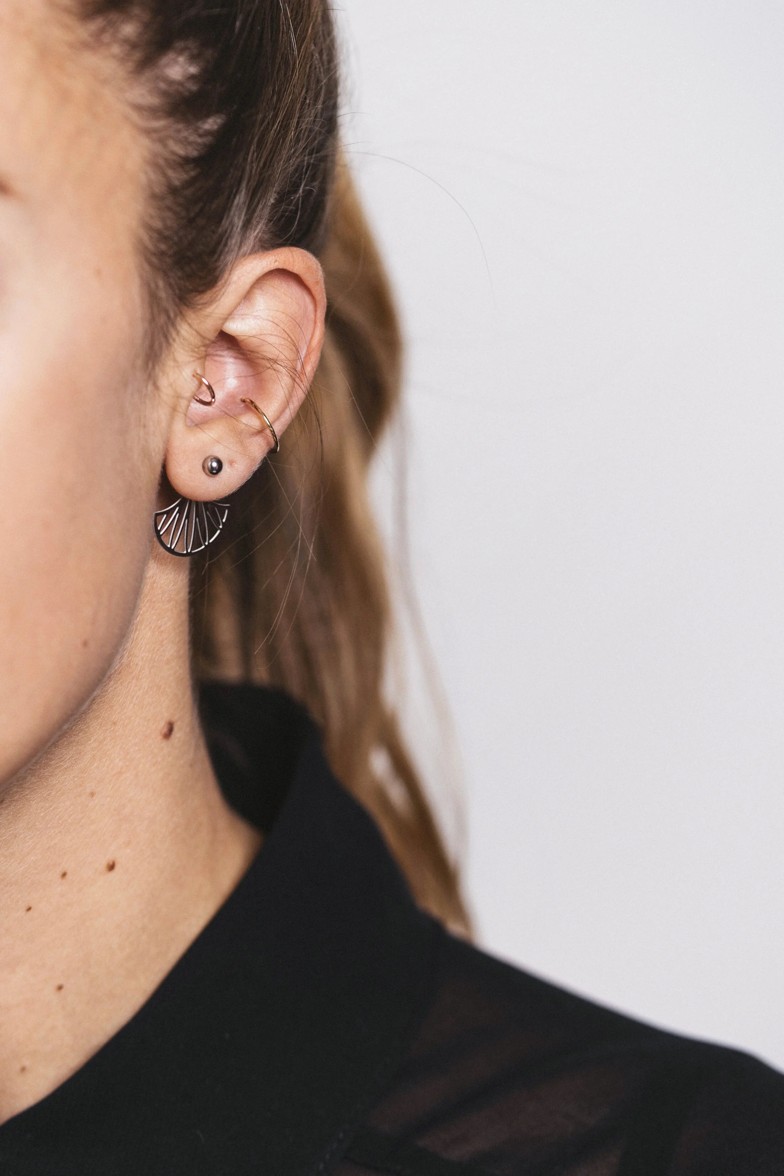 Daisy Ear Jacket Earrings (Silver)