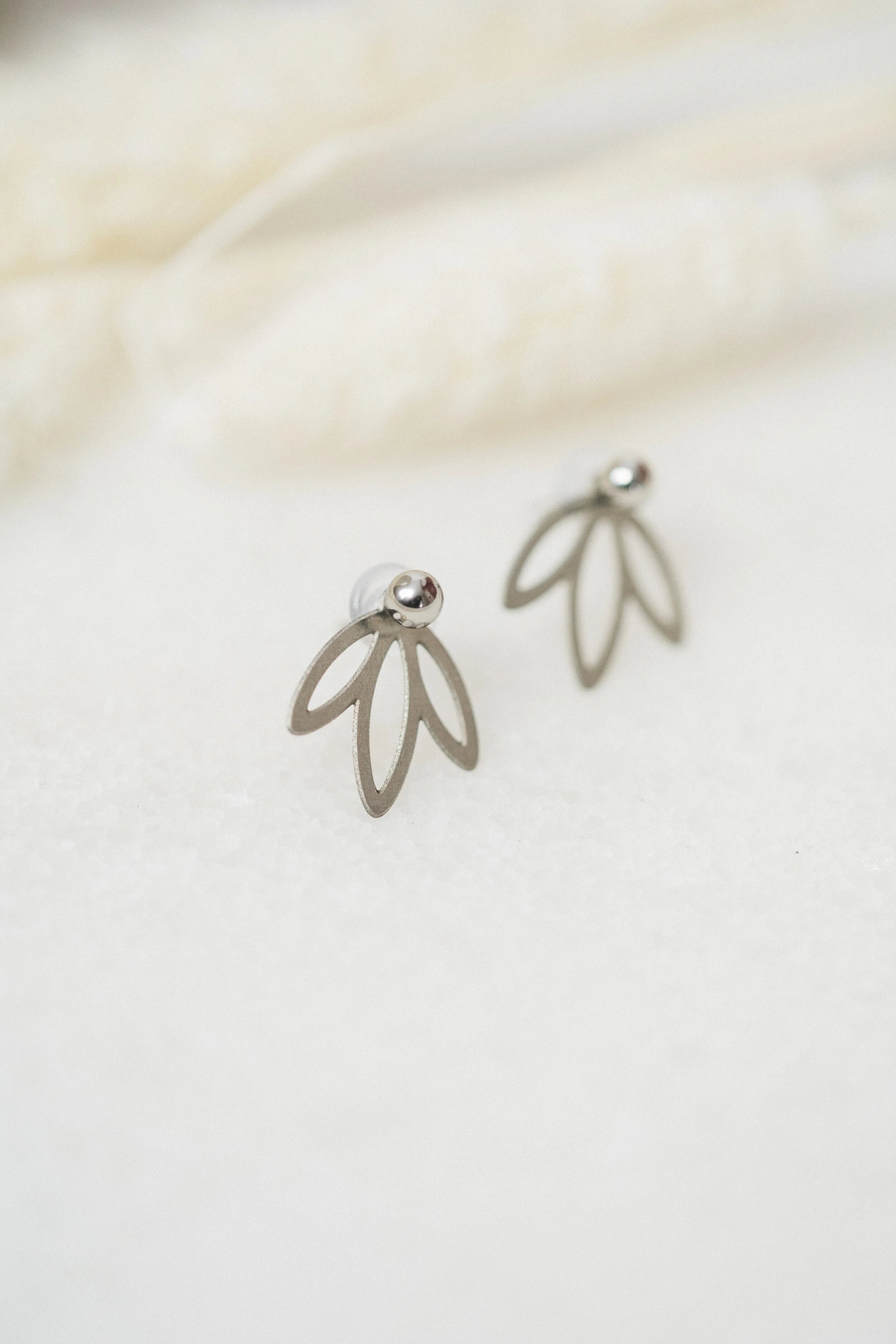 Flore Ear Jacket Earrings (Silver)